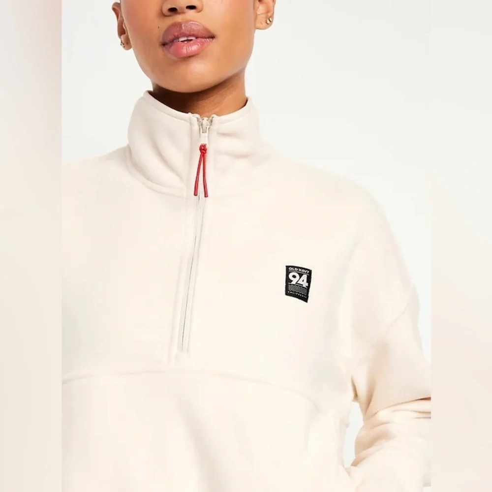 NWT! Old Navy Oversized Performance Microfleece Cropped Half Zip - Picture 4 of 6